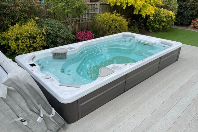 Hydropool AquaPlay 12FFP Swim Spa